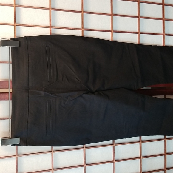 2/$30 RW&Co Basic Black Crop Legging - Medium - Picture 4 of 5